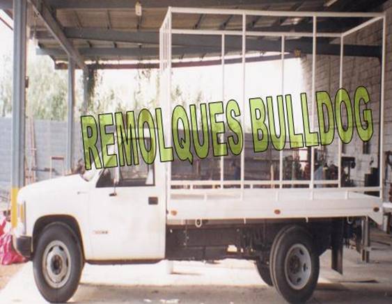 REMOLQUE MARCA BULLDOG DE TIRON DE DEFENSA